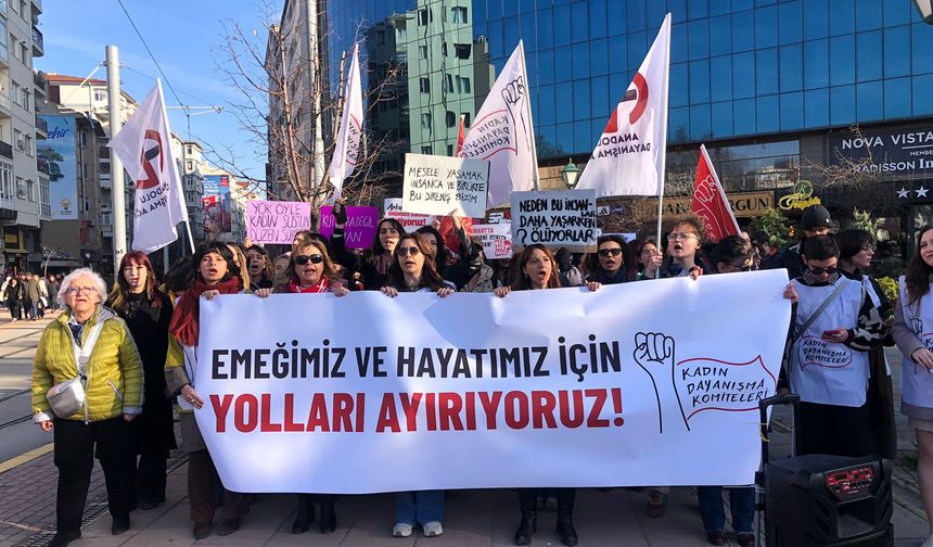 Eskişehir’de 8 Mart yürüyüşü: Kadınlar Ulus Anıtı’ndan Adalar’a yürüdü