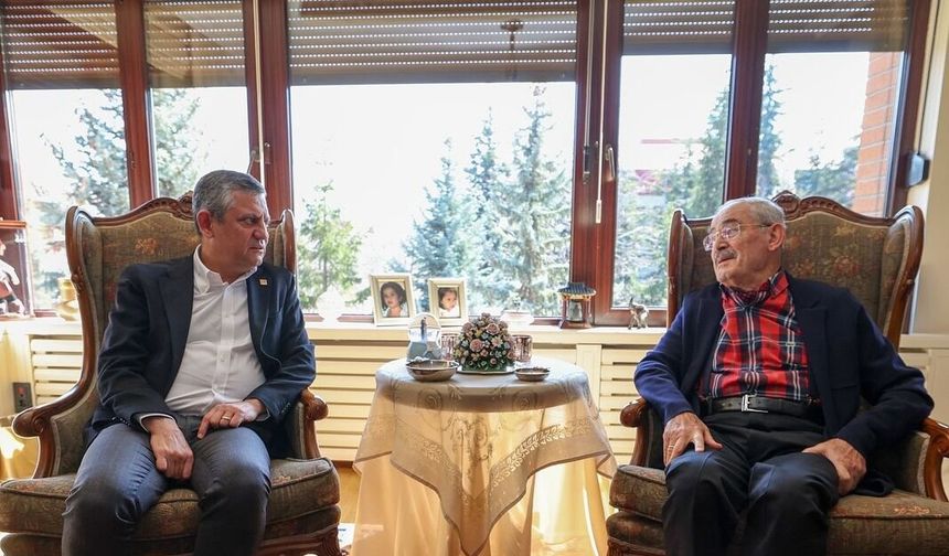 Can Hacıoğlu yazdı: Hoca, Özgür Özel ile ne konuştu?