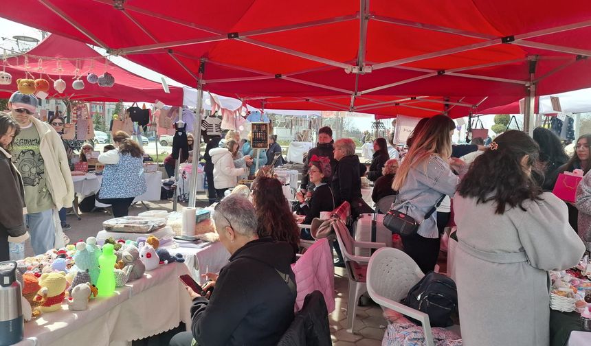 Eskişehir'de üreten kadınlar el emeği ürünlerini satışa sundu