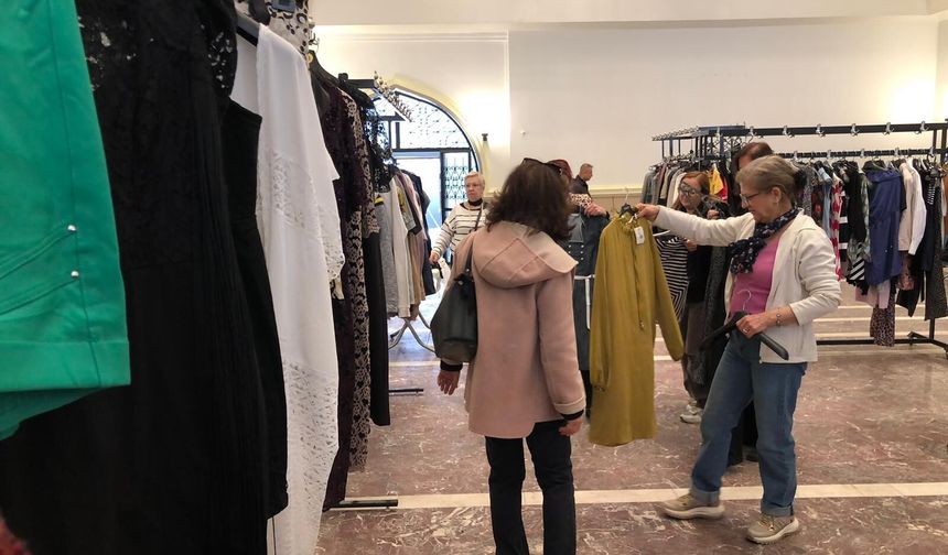 Eskişehir’de can dostlar için ikinci el kıyafet kermesi