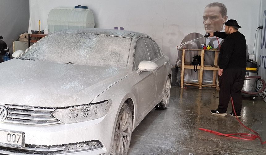 Eskişehir’de oto yıkamacılarda bayram yoğunluğu!