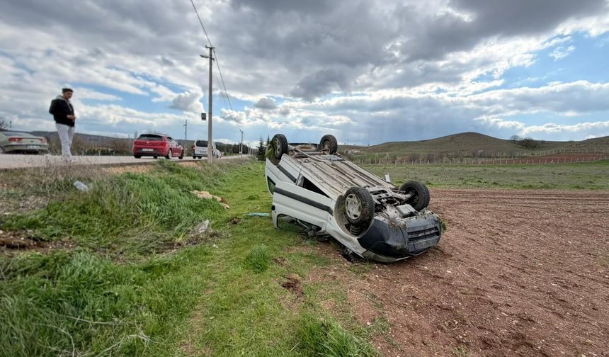 Eskişehir'de savrulan araç takla attı: 2 yaralı