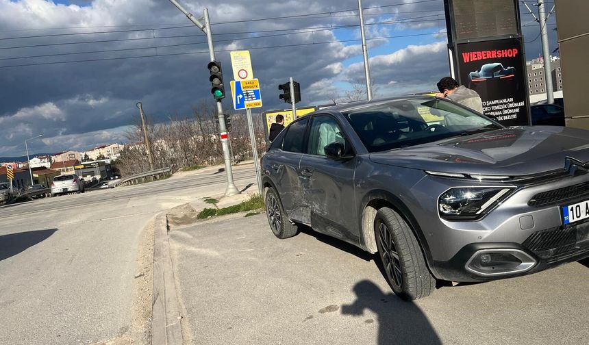 Eskişehir’de otomobiller çarpıştı: 2 çocuk yaralandı!