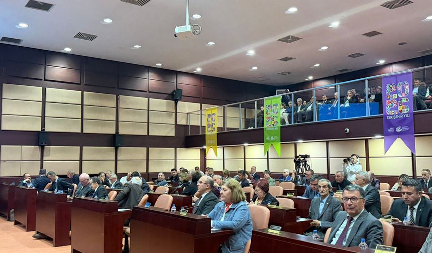 Eskişehir Büyükşehir Meclisi’nde “ESKİ” tartışması: AK Parti Grubu salonu terk etti