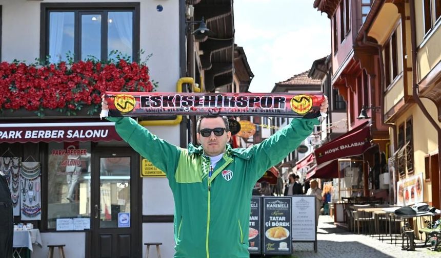 Maç için Eskişehir'e gelen Bursaspor taraftarı, kentin turistik yerlerine akın etti