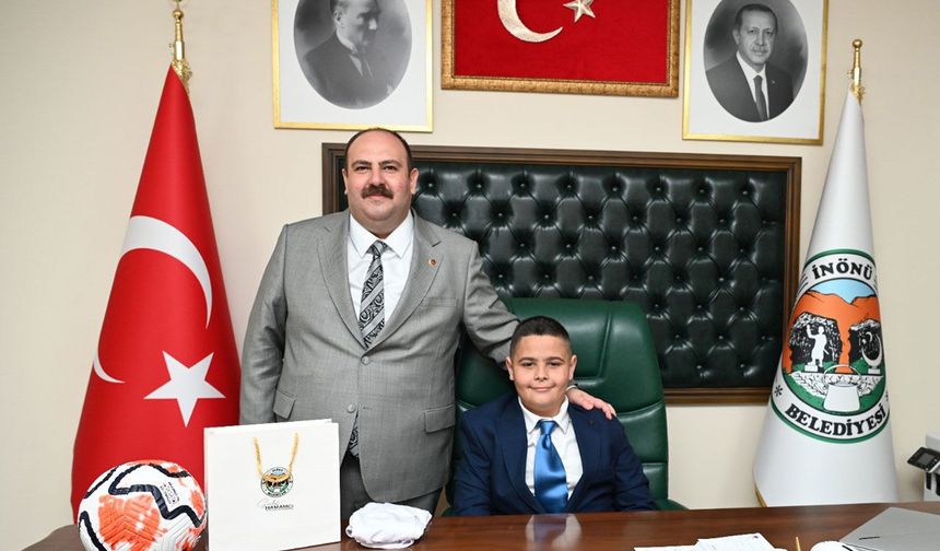 Başkan Hamamcı, 23 Nisan’da makamını 'Küçük Başkan'a devretti