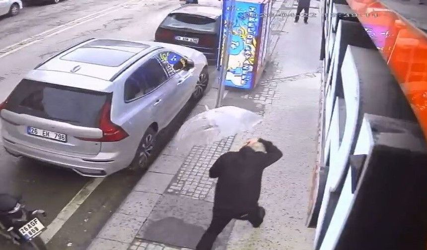 Eskişehir'de fırtınada üzerine cam düşmüştü: O anlar kamerada