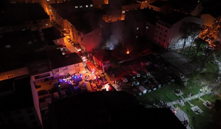 Eskişehir’de patlama sonrası çıkan yangın yan binaya sıçradı!
