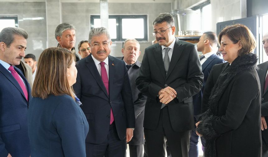 İçişleri Bakan Yardımcısı Çelik Eskişehir'de hayvan bakımevinde incelemelerde bulundu