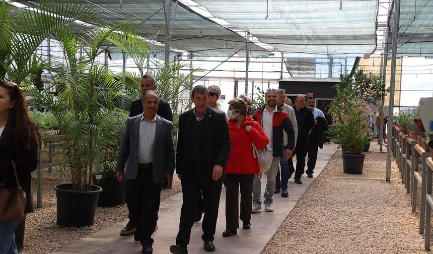 Muhtarlar Büyükşehir’in çevre ve hayvan projelerini yerinde inceledi