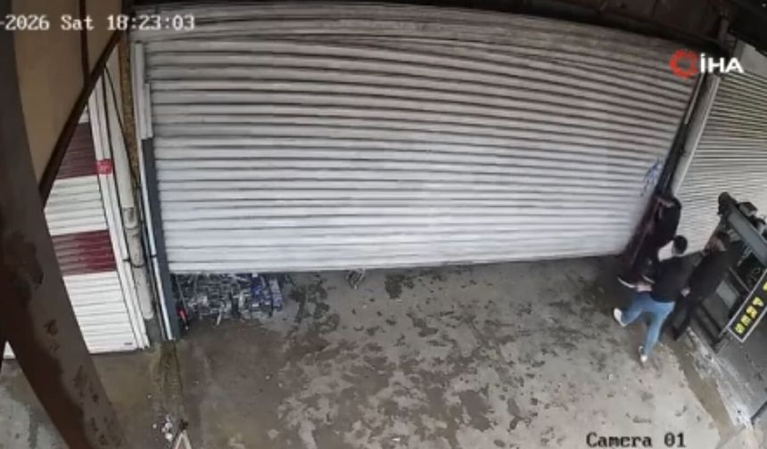 Kapanmayan otomatik kepengin tek darbeyle yerle bir olduğu anlar kamerada