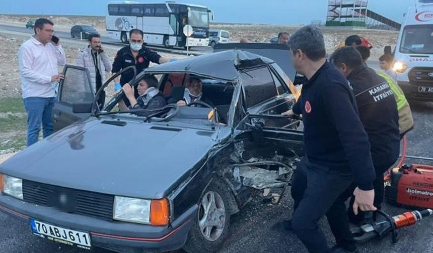 Kaza sonrası araçta sıkışan karı kocayı itfaiye kurtardı