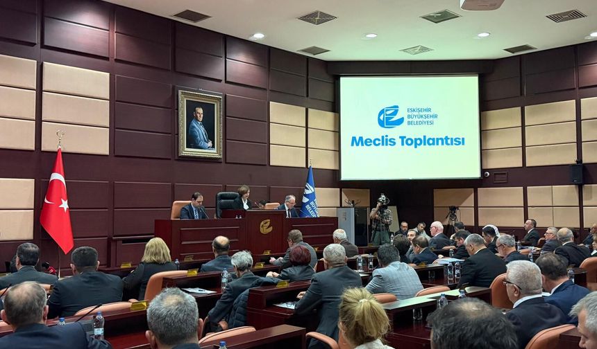 Eskişehir Büyükşehir Meclis toplantısı başladı: “Okul mu, hastane mi yapılacak?” tartışması