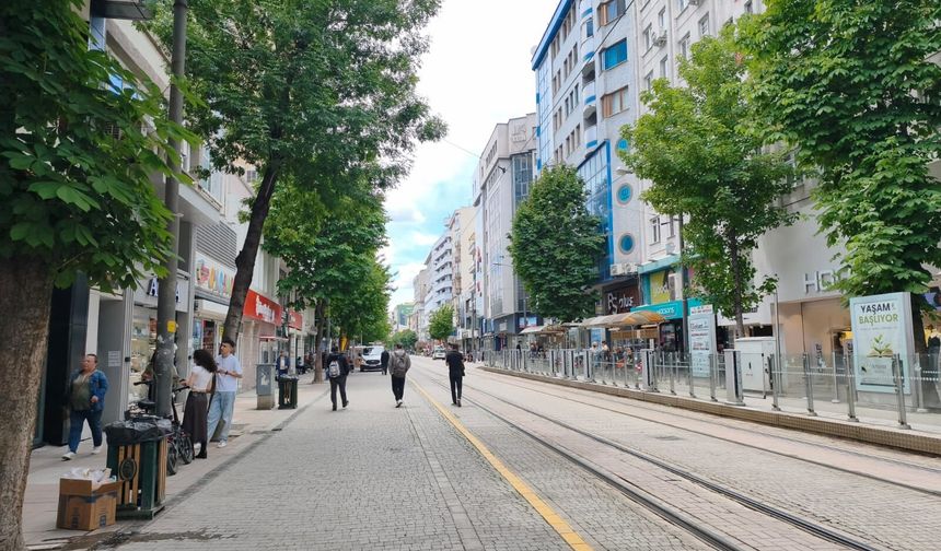 9 günlük tatil Eskişehirli esnafa yaramadı: Bayramdan umduğumuzu bulamadık