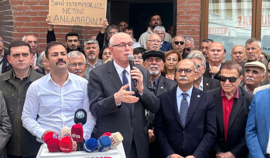 Kazım Kurt’tan CHP bayramlaşmasında dikkat çeken açıklamalar: “Derhal kurultay yapılmalı”