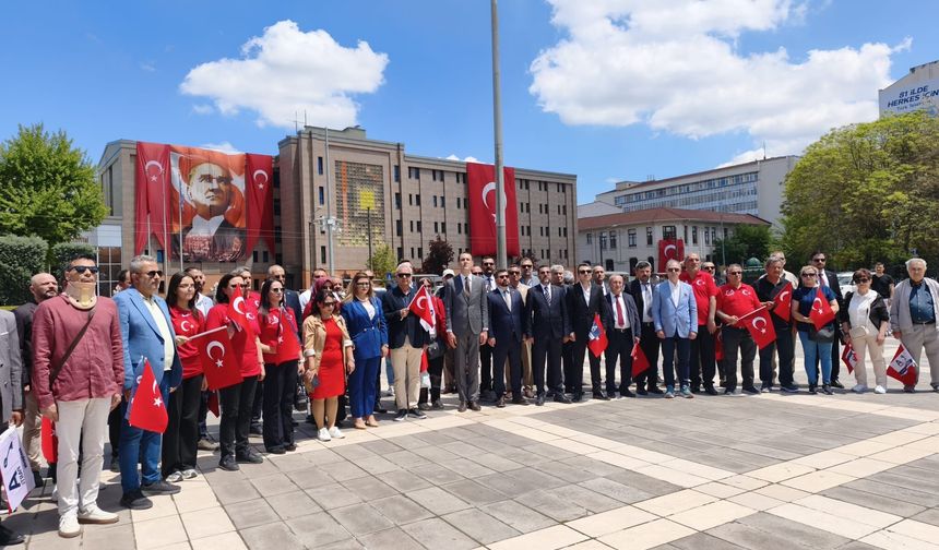 Anahtar Parti Eskişehir’den 19 Mayıs kutlaması: Gençlerin hayallerini yarım bırakmayacağız