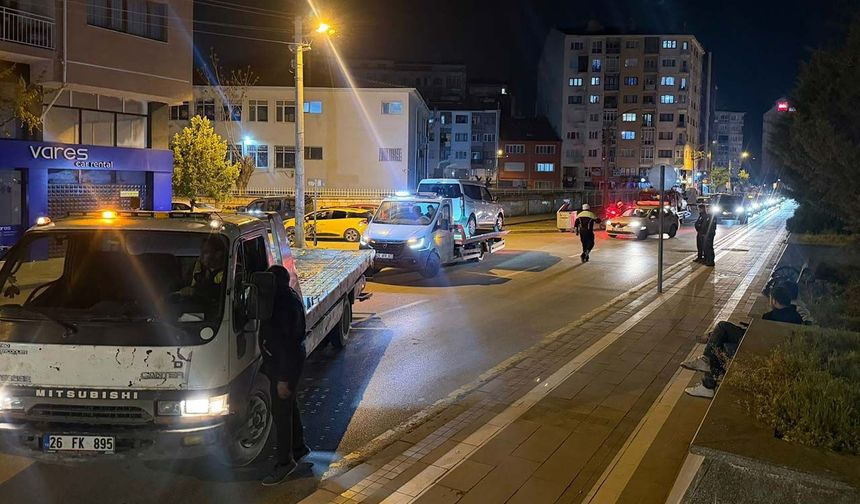 1 Mayıs tedbirlerine uymayan sürücülere ait 33 araç gece çekildi