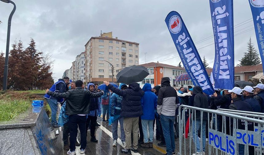 1 Mayıs yürüyüşleri geniş güvenlik önlemleriyle başladı