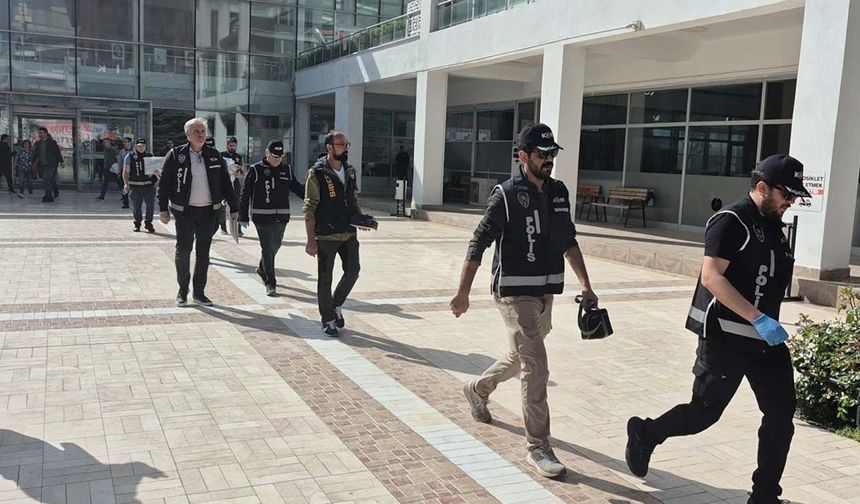 Tepebaşı Belediyesi operasyonunda 3 kişi gözaltında