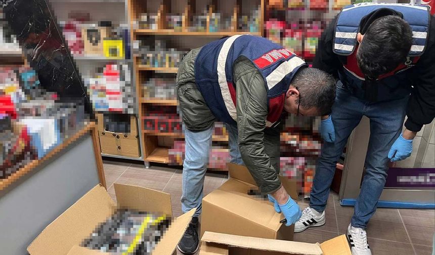 Eskişehir'de jandarmadan operasyon: 21 bin 240 adet kaçak makaron ele geçirildi