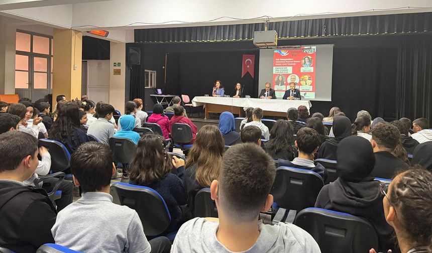 Öğrencilere meslek liselerinin önemi ve girişimcilik anlatıldı
