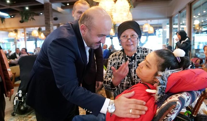 AK Parti Eskişehir İl Başkanı Albayrak, engelli bireyler ile buluştu