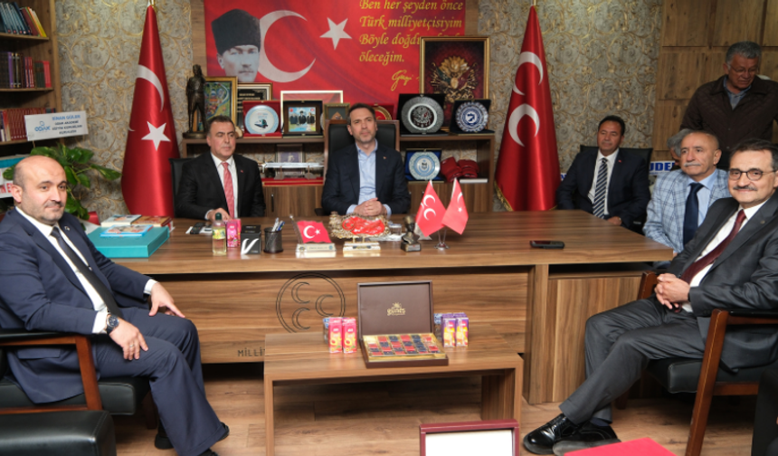 Bakan Bayraktar'dan MHP İl Başkanı Sezer'e ziyaret