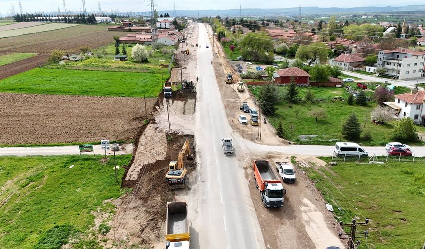 100. Yıl Bulvarı’nda yol genişletme çalışmaları sürüyor