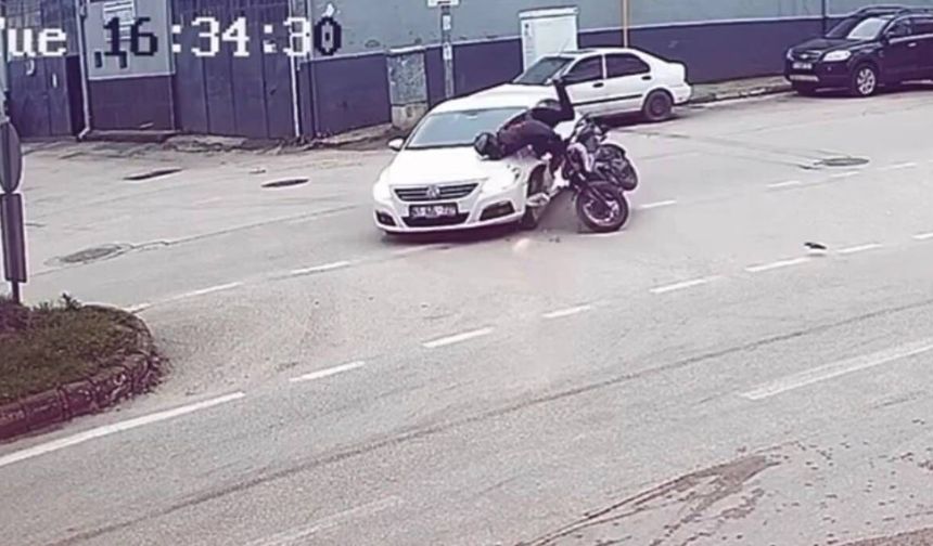 Bursa’da otomobil motosikletle çarpıştı: 1 yaralı