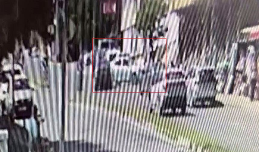 Büyükçekmece’de ehliyetsiz sürücü durağa daldı: 1 ağır yaralı