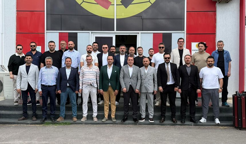MHP’den Eskişehirspor’a 61. yıl ziyareti