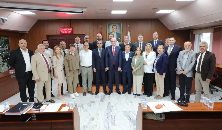 Kazım Kurt ve CHP'li meclis üyelerinden net mesaj: "Partimizi mahkeme salonlarında dizayn ettirmeyiz"