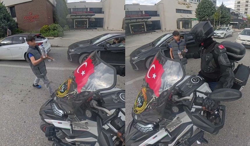 Eskişehir'de iç ısıtan görüntüler: Bayrağı gördü, suyu hediye etmek istedi!