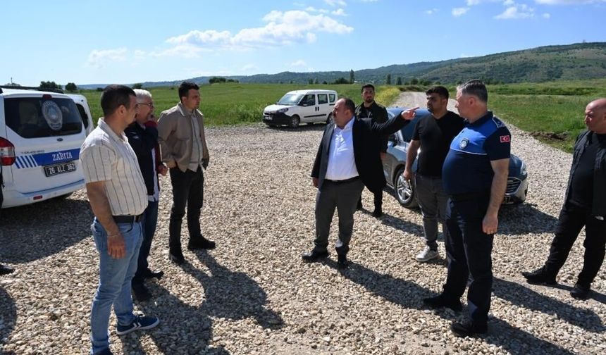 İnönü’de ulaşım hamlesi: TOKİ bağlantı yolunda asfalt hazırlığı