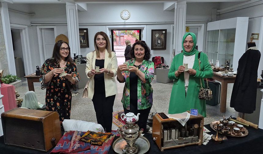 Eskişehir Olgunlaşma Enstitüsü'nün 'Yaşayan Hatıralar - Anı Sergisi' büyük ilgi gördü