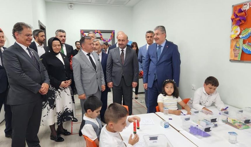 Eskişehir'de Zübeyde Hanım Özel Eğitim Anaokulu'nun yeni binası törenle açıldı