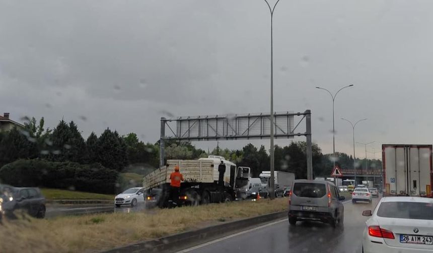 Eskişehir'de şiddetli yağışlar beraberinde kazaları da getirdi