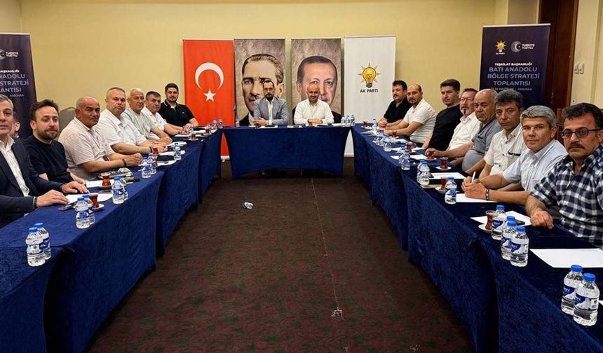 Eskişehir AK Parti Teşkilatı, Batı Anadolu Bölge Strateji Toplantısı'na katıldı