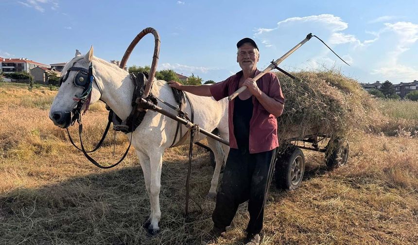 Eskişehir’de geçmişe yolculuk: Tırpanı ve beyaz atıyla kansere meydan okudu