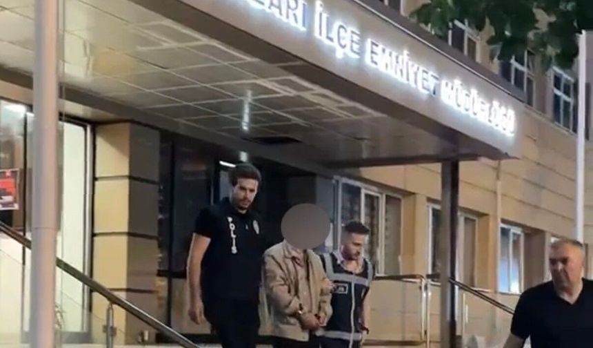 Eskişehir’de polisin dikkatinden kaçamadı: 26 yıl hapis cezası bulunan firari yakalandı!