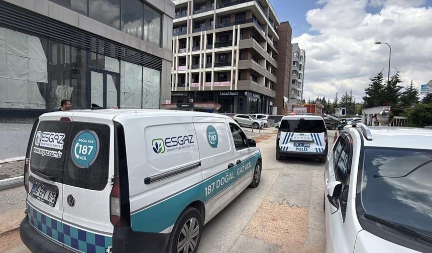 Eskişehir'de 10 katlı binanın bodrum katında yangın çıktı
