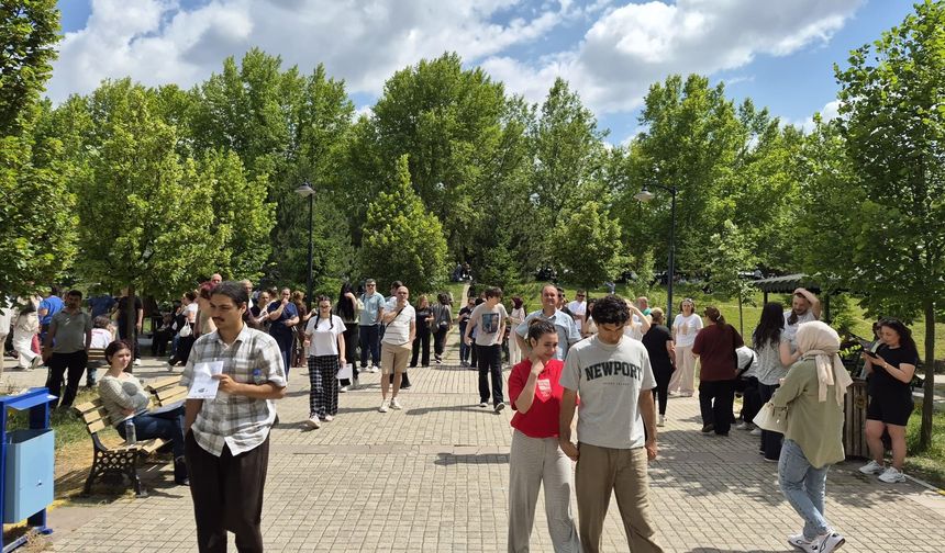 Eskişehir'de YKS heyecanı: Bir dakika kala nefes kesen koşu