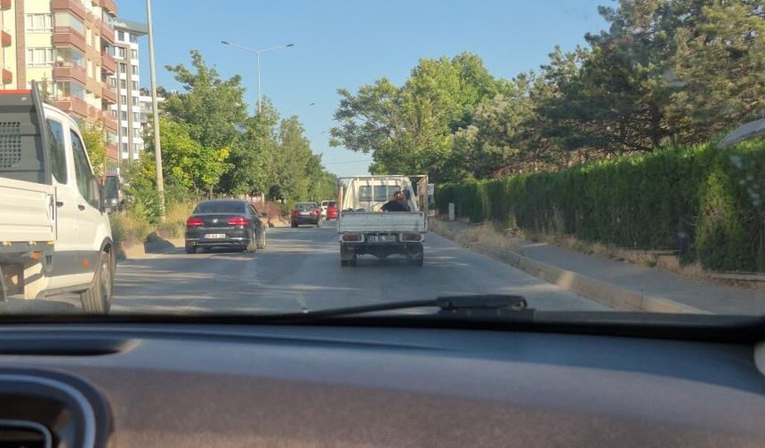 Eskişehir'de trafik kurallarını hiçe sayan yolculuk
