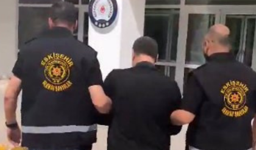Eskişehir'de 9 yıllık firar son buldu: 24 yıl hapis cezası bulunan dolandırıcı yakalandı