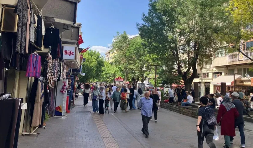 Eskişehir esnafına gurbetçi çağrısı: "Gurbetçiyi fırsat olarak görmeyin"