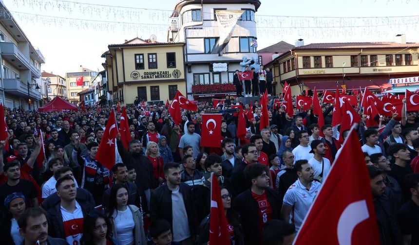 Odunpazarı’nda dev ekranda milli maç coşkusu