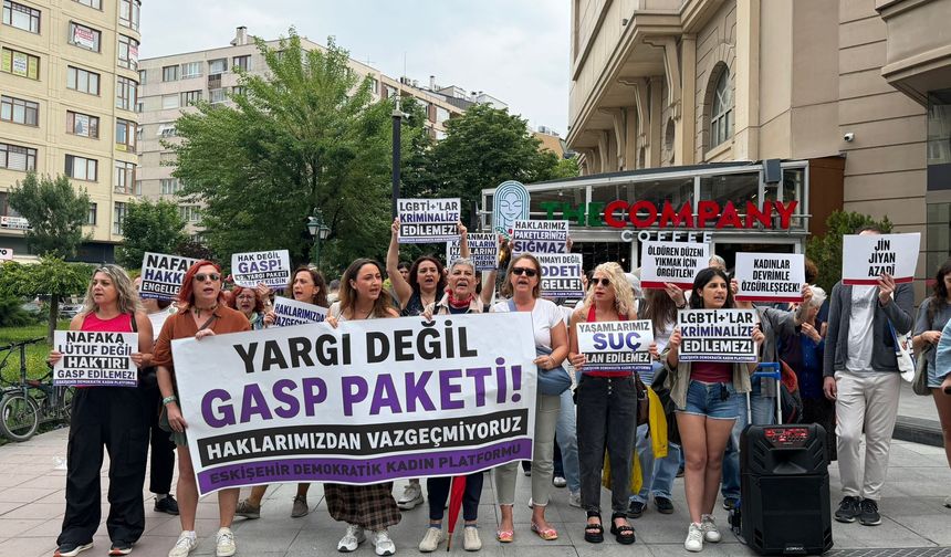 Eskişehir’de kadınlardan 12. Yargı Paketine tepki