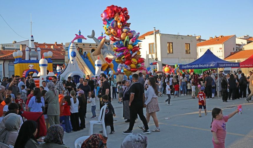 Eskişehir’in ilçelerinde eğlence zamanı: "Köyümüzde Şenlik Var" coşkusu Çifteler’de başladı