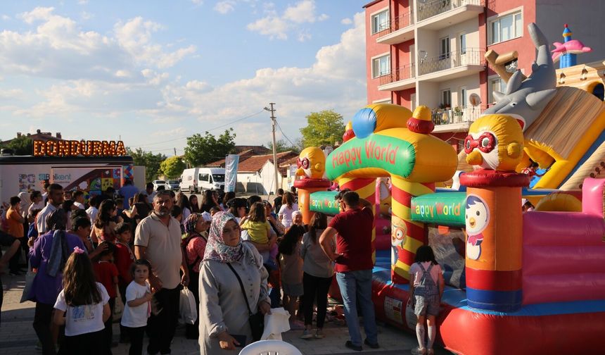 Eskişehir’in ilçeleri bayram yerine döndü: “Köyümüzde Şenlik Var” etkinlikleri devam ediyor