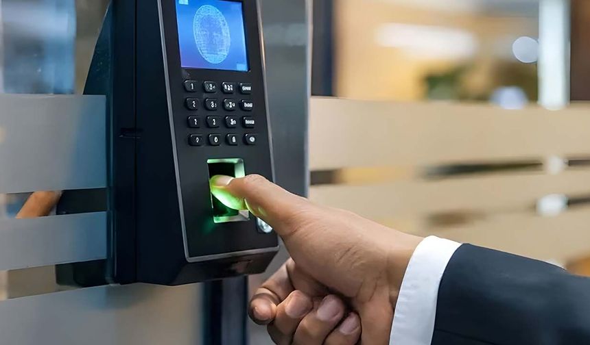 KVKK’dan kritik karar: Parmak iziyle mesai takibi yasaklandı